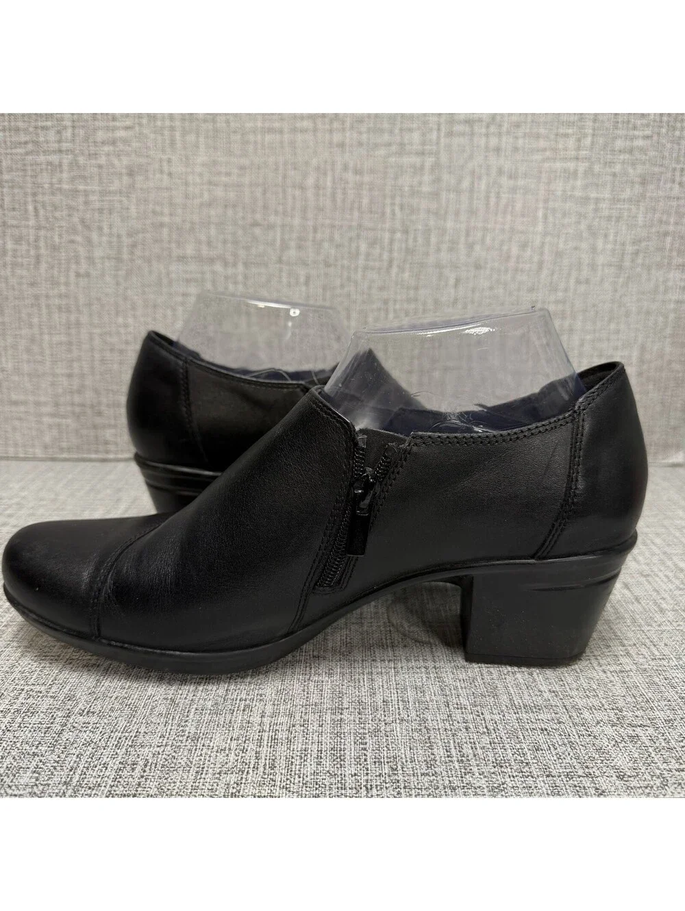 Clarks Shoes Womens Size 9 WIDE Black Leather Emslie Warren Slip-On Zip Loafer
